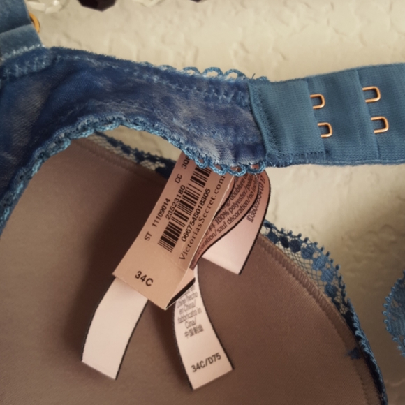 Victoria's secret blue lace velour push up 34C - Picture 3 of 4